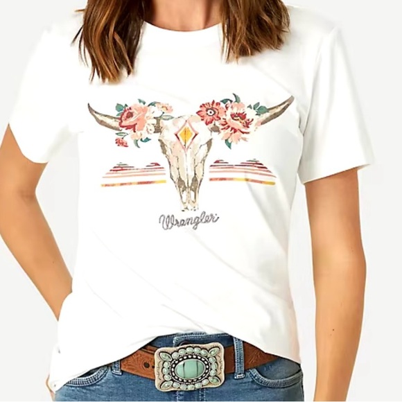 NWT Wrangler women’s Medium Highland Western Boho floral skull white cotton tee - Picture 1 of 4